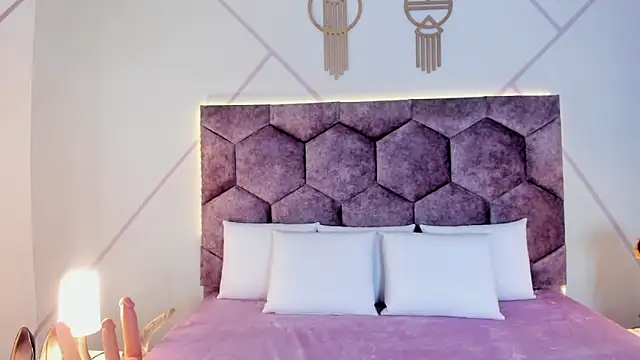 aurora collinss  online show from November 1, 1:13 pm