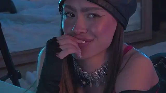 Amanda River online show from November 12, 11:14 pm