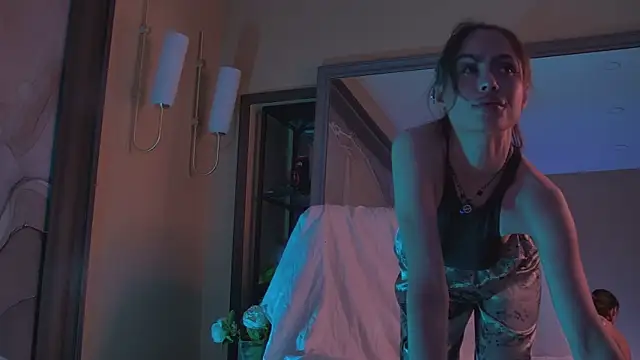 Amanda River online show from November 22, 8:30 pm