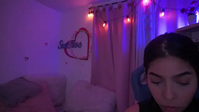 Snapshot of Olivia_pretty_ chatting on March 22, 1:08 pm Olivia pretty online show from March 22, 1:08 pm