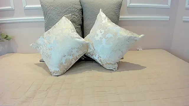 Lucy Canel online show from November 21, 7:12 pm