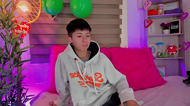 tommy blue online show from March 22, 7:42 pm