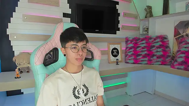 tommy blue online show from December 4, 7:11 pm