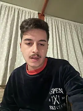 Snapshot of ategurl192 chatting on December 15, 9:30 pm ategurl192 online show from December 15, 9:30 pm