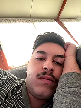 Snapshot of ategurl192 chatting on January 8, 8:05 am ategurl192 online show from January 8, 8:05 am