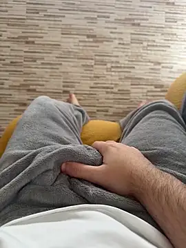 Snapshot of ategurl192 chatting on April 1, 6:25 am ategurl192 online show from April 1, 6:25 am