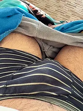 Snapshot of ategurl192 chatting on April 4, 6:11 am ategurl192 online show from April 4, 6:11 am