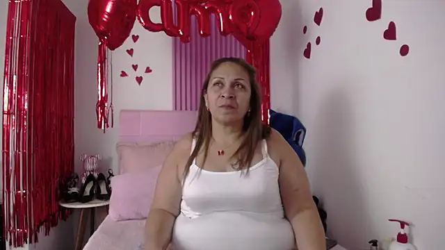 Snapshot of scarlettbooty chatting on February 12, 8:04 pm scarlettbooty online show from February 12, 8:04 pm