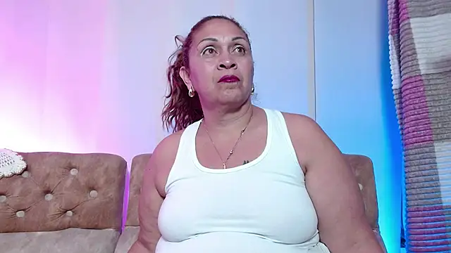 Snapshot of scarlettbooty chatting on February 23, 3:59 am scarlettbooty online show from February 23, 3:59 am