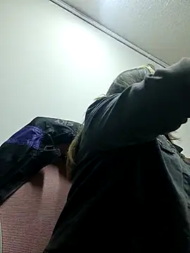 mandy-moore online show from April 1, 3:51 am