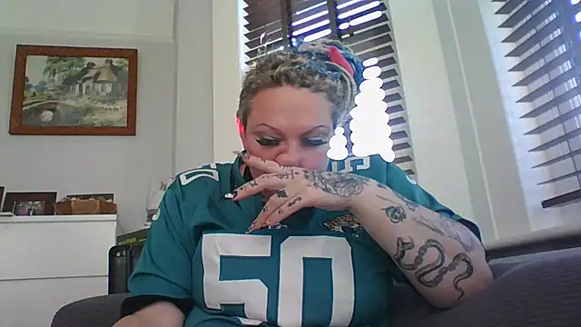 Snapshot of livieblainn chatting on March 3, 3:53 pm livieblainn online show from March 3, 3:53 pm