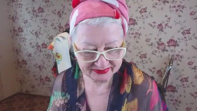 Snapshot of Maya_Mayflower chatting on October 16, 4:02 am Maya Mayflower online show from October 16, 4:02 am