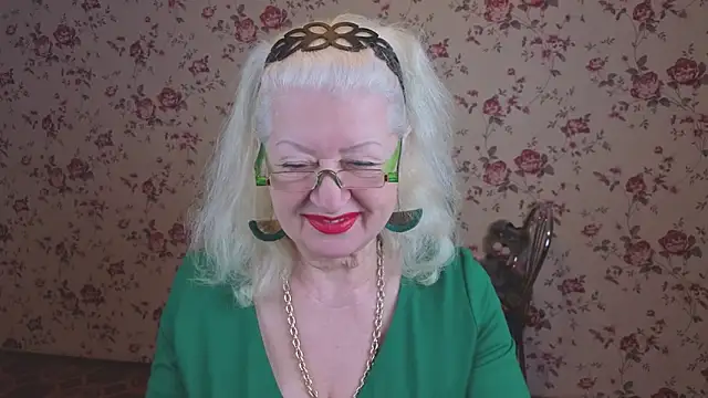 Snapshot of Maya_Mayflower chatting on January 16, 2:48 am Maya Mayflower online show from January 16, 2:48 am