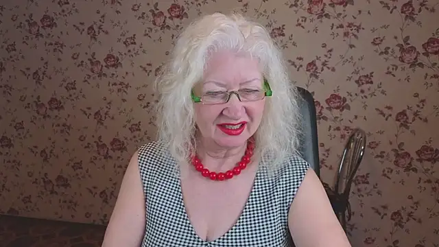 Snapshot of Maya_Mayflower chatting on January 19, 2:59 am Maya Mayflower online show from January 19, 2:59 am