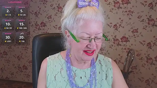 Snapshot of Maya_Mayflower chatting on February 3, 2:53 am Maya Mayflower online show from February 3, 2:53 am