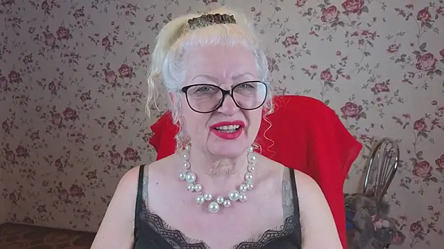 Snapshot of Maya_Mayflower chatting on February 14, 3:42 pm Maya Mayflower online show from February 14, 3:42 pm