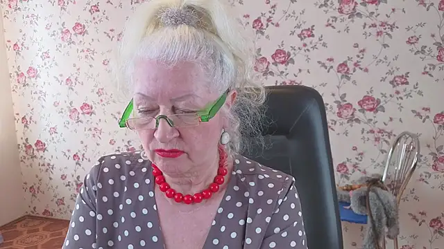 Snapshot of Maya_Mayflower chatting on February 15, 7:51 am Maya Mayflower online show from February 15, 7:51 am