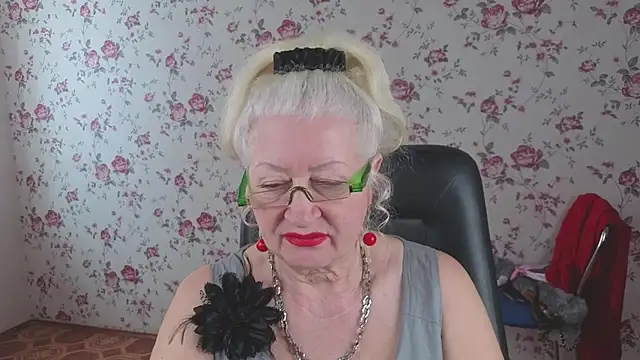 Snapshot of Maya_Mayflower chatting on February 20, 6:48 am Maya Mayflower online show from February 20, 6:48 am