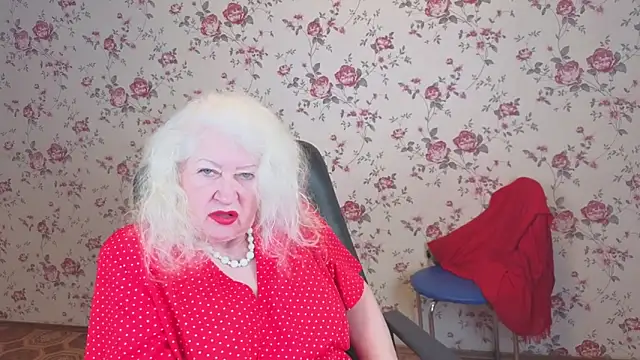 Snapshot of Maya_Mayflower chatting on February 22, 3:07 am Maya Mayflower online show from February 22, 3:07 am