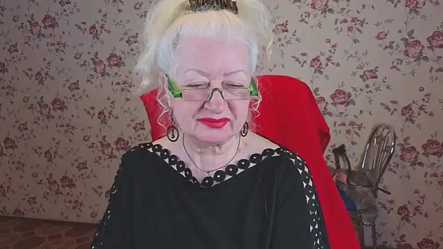 Snapshot of Maya_Mayflower chatting on February 23, 3:04 am Maya Mayflower online show from February 23, 3:04 am