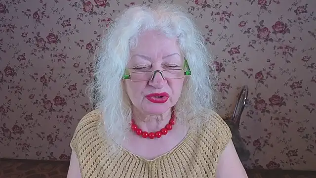 Snapshot of Maya_Mayflower chatting on February 26, 3:16 am Maya Mayflower online show from February 26, 3:16 am