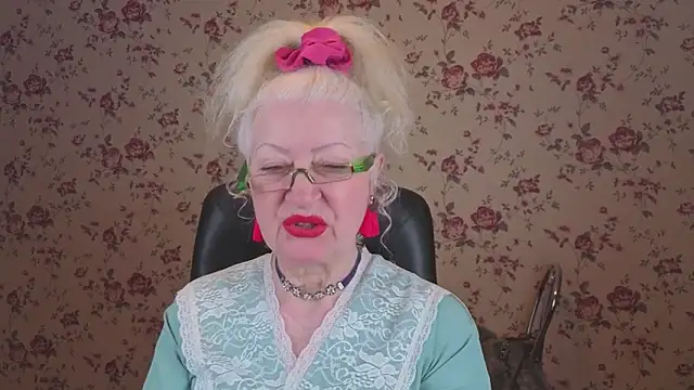 Snapshot of Maya_Mayflower chatting on February 28, 2:56 am Maya Mayflower online show from February 28, 2:56 am