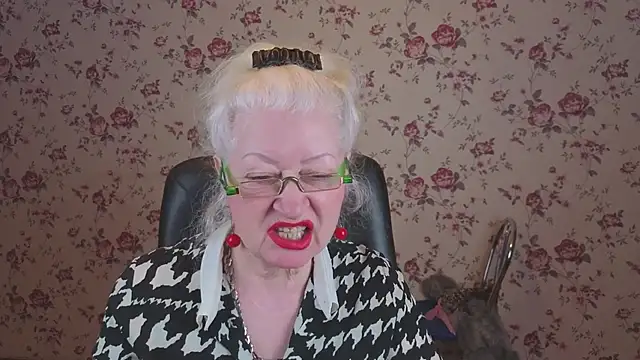 Snapshot of Maya_Mayflower chatting on March 2, 2:58 am Maya Mayflower online show from March 2, 2:58 am