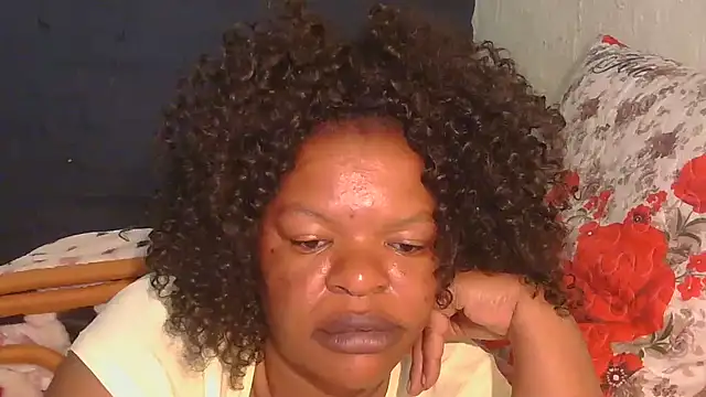 Snapshot of ebony_rose11 chatting on November 18, 4:17 am ebony rose11 online show from November 18, 4:17 am