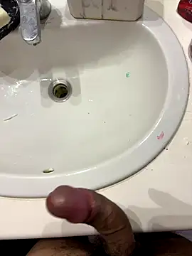 Snapshot of Runstat chatting on November 26, 12:44 am Runstat online show from November 26, 12:44 am