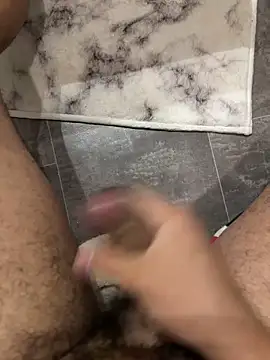 Snapshot of Runstat chatting on February 13, 1:29 pm Runstat online show from February 13, 1:29 pm