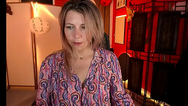 NicoleHitman online show from June 12, 9:08 am