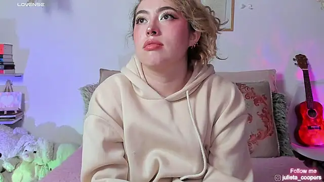 julieta cooper20 online show from April 3, 3:48 am