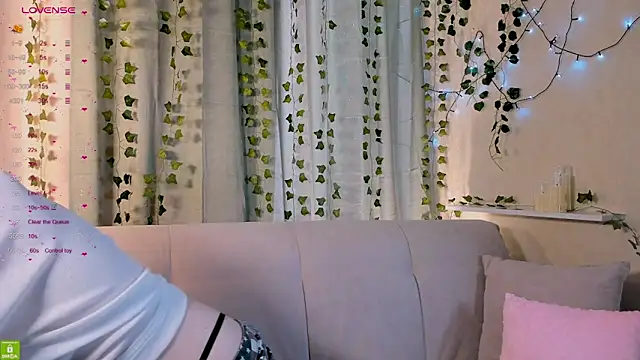 Ashley Nicks online show from April 3, 2:09 am