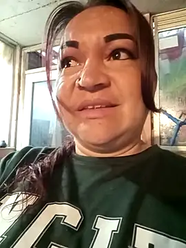 isis milove online show from April 6, 11:11 am