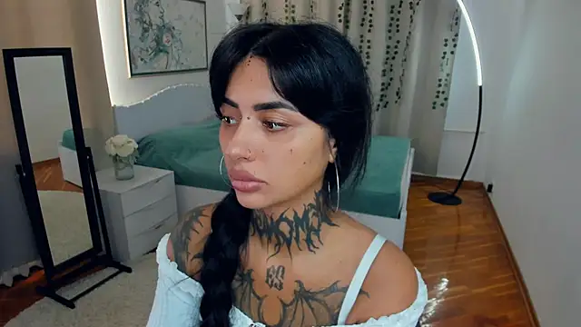 CharimgSabrina online show from September 22, 7:10 am