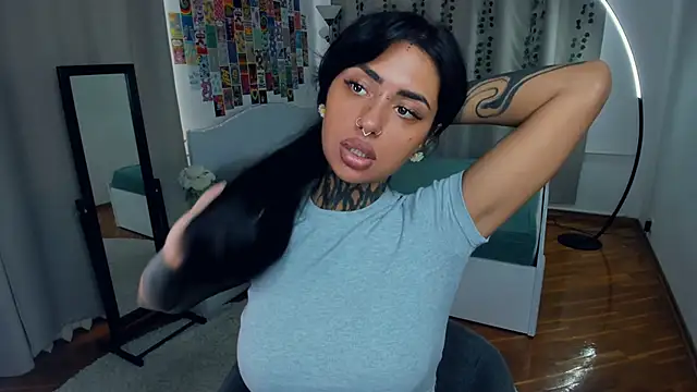 CharimgSabrina online show from October 3, 7:05 am