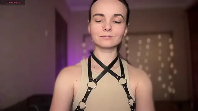 lanaloulou online show from October 16, 7:48 pm