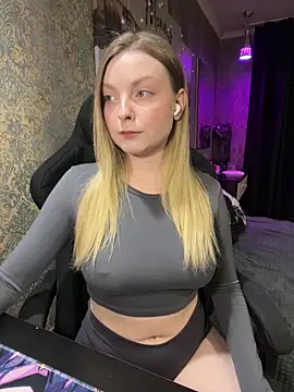 Lina ly online show from April 24, 8:00 pm