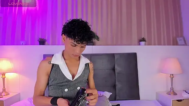 Snapshot of Kai_riptide chatting on October 27, 8:24 pm Kai riptide online show from October 27, 8:24 pm