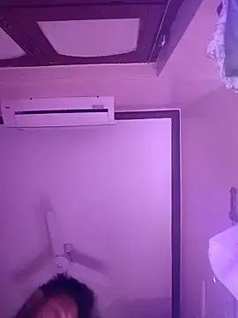 horniestboi online show from March 4, 9:21 pm