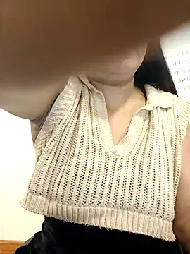 Snapshot of Ariana_Rodriguez chatting on May 5, 2:58 pm Ariana Rodriguez online show from May 5, 2:58 pm