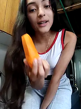 Valen Person online show from October 21, 9:15 pm