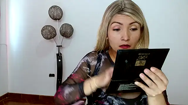 Snapshot of nanis_milf chatting on December 19, 1:51 pm nanis milf online show from December 19, 1:51 pm