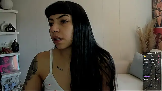 Saraa Desiree online show from September 22, 3:47 pm