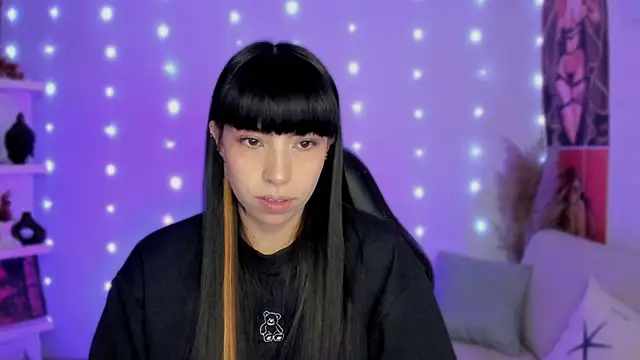 Saraa Desiree online show from December 1, 10:48 pm