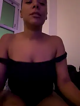 Snapshot of Melia_Rayne chatting on October 17, 7:16 pm Melia Rayne online show from October 17, 7:16 pm