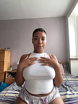 Snapshot of Melia_Rayne chatting on October 18, 11:55 am Melia Rayne online show from October 18, 11:55 am