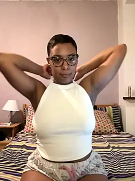 Snapshot of Melia_Rayne chatting on October 22, 7:24 pm Melia Rayne online show from October 22, 7:24 pm