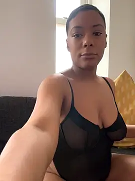 Snapshot of Melia_Rayne chatting on November 16, 11:16 am Melia Rayne online show from November 16, 11:16 am