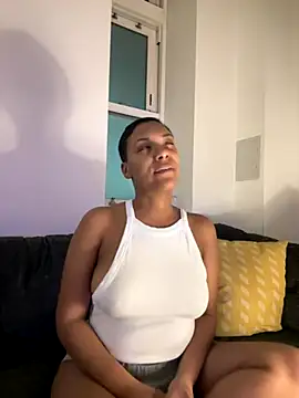 Snapshot of Melia_Rayne chatting on November 21, 10:41 pm Melia Rayne online show from November 21, 10:41 pm